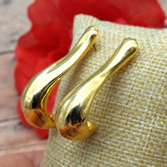 Beautiful Gold Tone Drop Earrings "J" Shaped 1.5" Pierced Elegant Career - Picture 1 of 10
